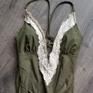 NwT large cupshe swim